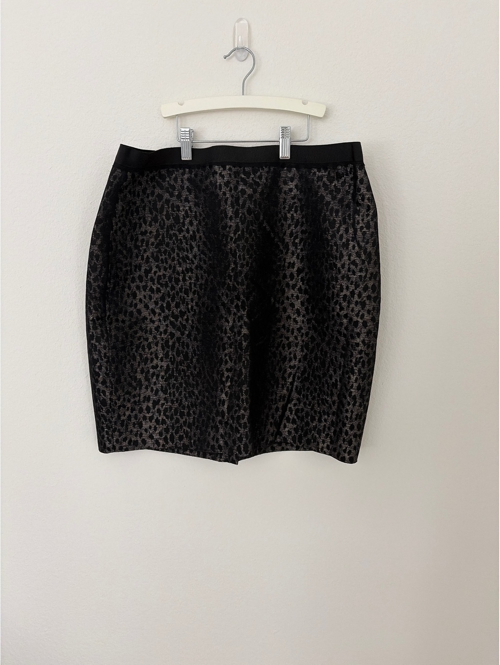 Ann Taylor Women's Size 12 Black and Gray Leopard Print Pencil Skirt